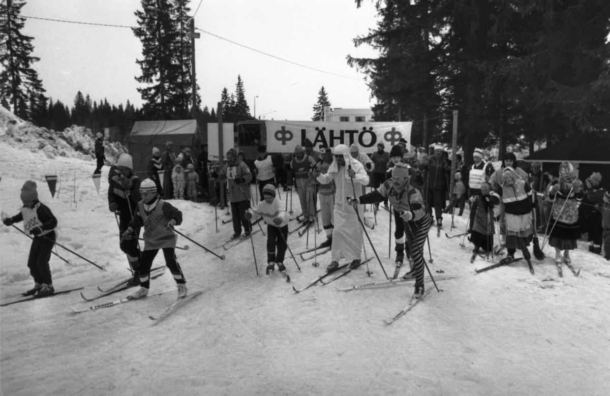 Ostern Langlauf Skier Finnland